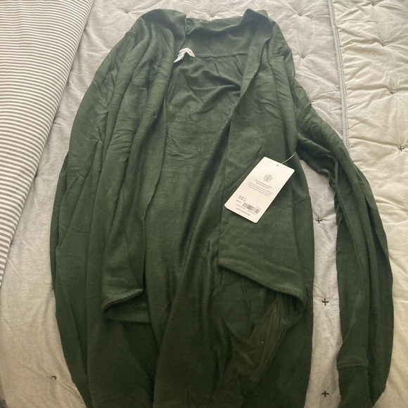 Athleta Pranayama Restore Wrap - Picture 3 of 3